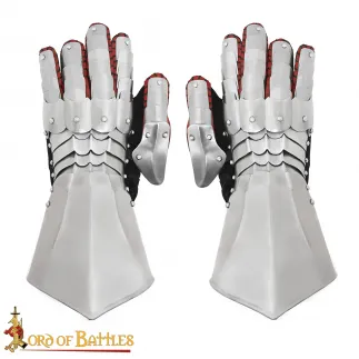 Gantelets de cuirassier de la fin du Moyen Âge