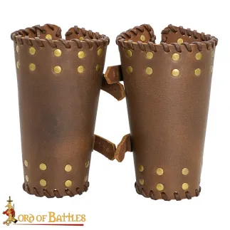 Brassards en cuir cloutées