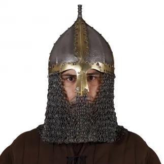 Casque du 10ème siècle avec maille riveter