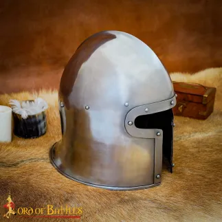 Casque barbute italien du XVe siècle, acier1.6mm