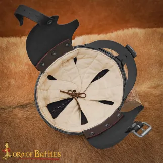 Casque Viking noirci avec doublure rembourrée