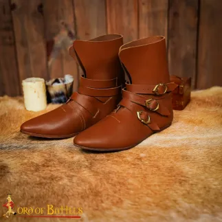 Bottes à boucles de la fin du Moyen Âge