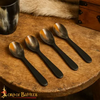 Cuillère médiévale en corne – Ustensile de table artisanal avec finition polie
