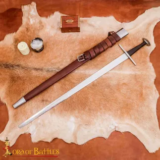 Épée fonctionnelle médiévale de type XI de typologie Oakeshott avec fourreau en cuir