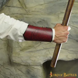 Brassards en cuir véritable avec motif spirale celtique en relief