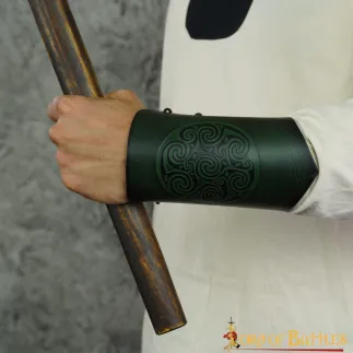 Brassards en cuir véritable avec motif spirale celtique en relief