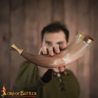 Trompette en cor véritable  avec garnitures en laiton pur