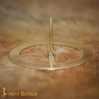 Boucle ronde médiévale en laiton massif 9,5 cm