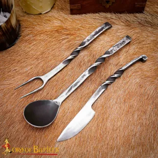 Ensemble de couverts rustiques forgés à la main