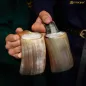 Lot de 2 chopes à bière Viking  . Chopes en corne de bœuf polies et fabriquées à la main