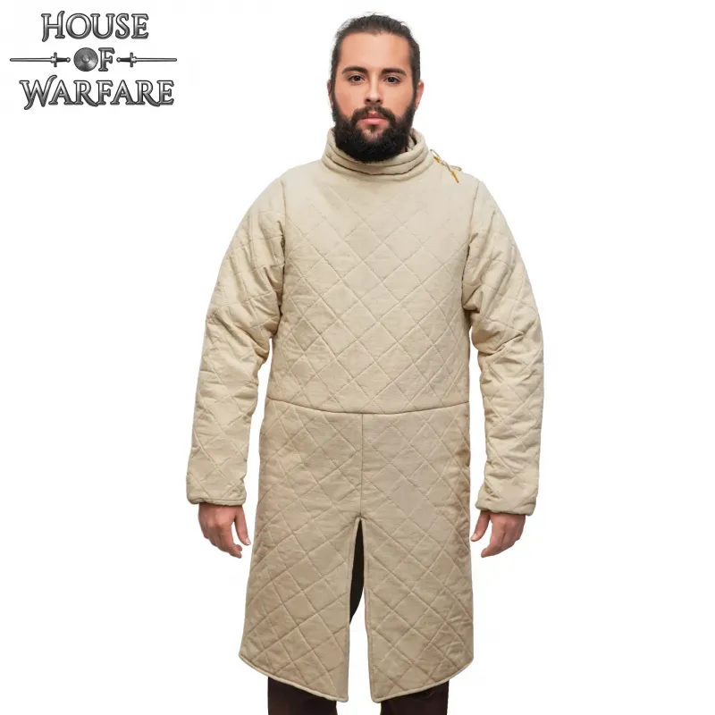 Gambison médiéval matelassé à deux couches et col haut – (produit arrêté)