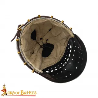 Casque Bassinet à visière complète du XIVe siècle