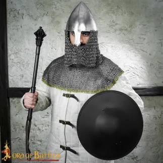 Bouclier fonctionnel en acier noirci pour escrimeur médiéval
