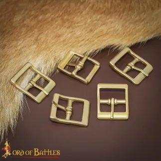 Petite boucle 16e 17e siècle en laiton massif