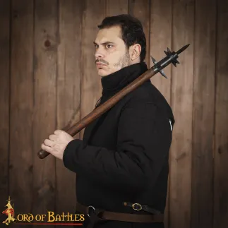 Masse médiévale robuste à pointes pour reconstitutions historiques