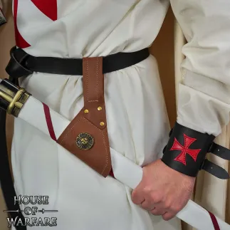 Porte d'épée en cuir de soldat riche