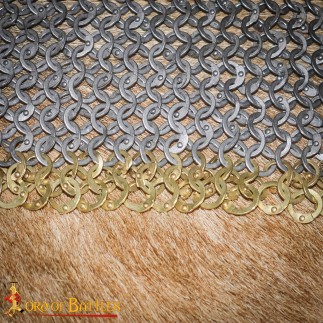 Gorgerin en cotte de mailles à anneau plat / Standard, riveté et alterné, diamètre intérieur 9 mm.