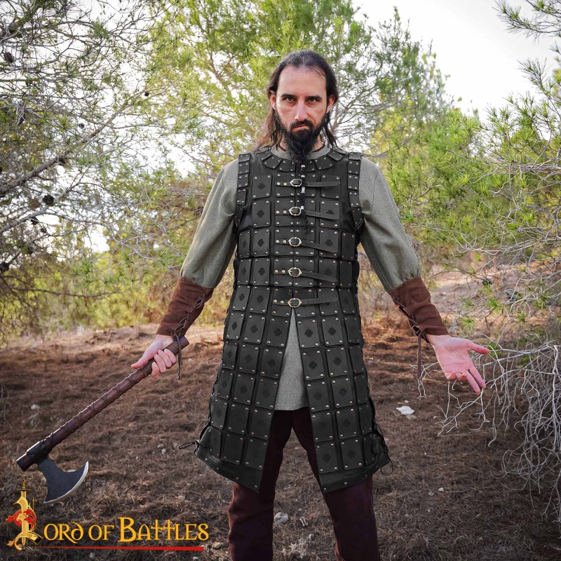 La veste Runestone Ravager en cuir véritable, armure en écailles