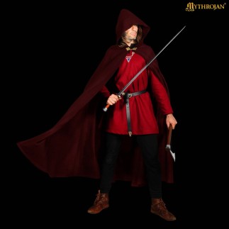 Cape médiévale à capuche en laine avec fermoir en laiton massif