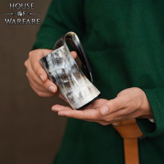 Chope en corne véritable ornée de gravures