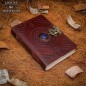 Carnet médiéval en cuir gravé avec pierre bleue – Journal artisanal avec fermoir en laiton Carnet médiéval en cuir gravé avec pierre bleue – Journal artisanal avec fermoir en laiton