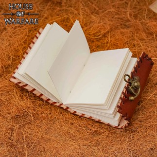 Carnet médiéval en cuir avec cadenas
