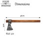 Hache de reconstitution viking prête au combat, trempée