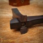Support à un niveau en bois dur véritable, fabriqué à la main, pour épées et haches Support à un niveau en bois dur véritable, fabriqué à la main, pour épées et haches