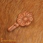 Crochet médiéval à motif floral en bronze coulé à la cire perdue Crochet médiéval à motif floral en bronze coulé à la cire perdue