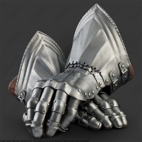 Gantelet style gothic allemand 1450-1500 Gantelet style gothic allemand 1450-1500